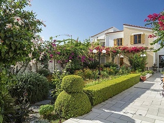 Hotel Olympia Village
