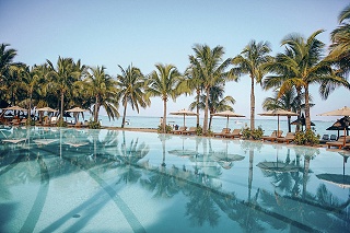 Paradis Beachcomber Golf Resort & Spa