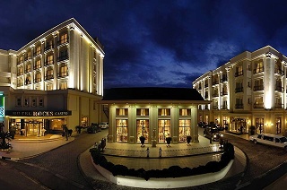 Rocks Hotel & Casino