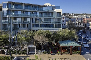 Kyma Suites Beach Hotel