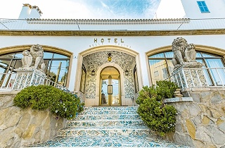 Vintage Hotel Bella Colina est. 1953