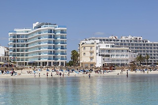 Universal Hotel Perla