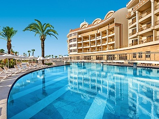 Kirman Belazur Resort & Spa