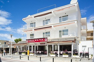 Neptuno Paguera Hostal