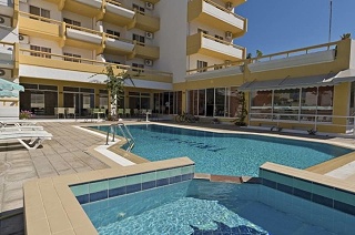 Trianta Hotel