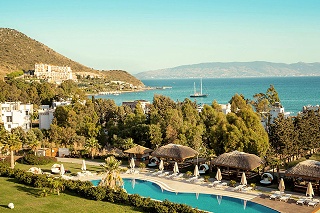 Bellazure Hotel