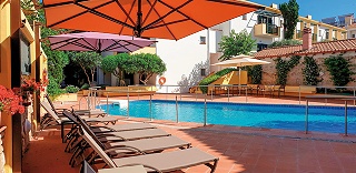 Elia Apartments