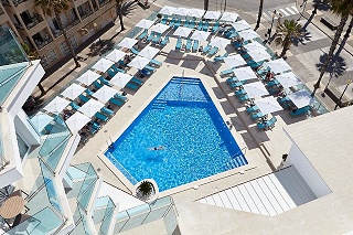 Universal Hotel Perla