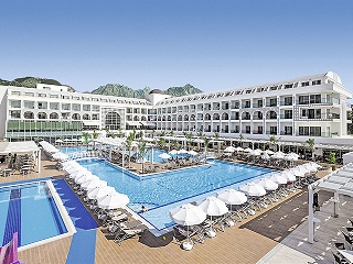 Karmir Resort & Spa