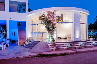Kouros Home