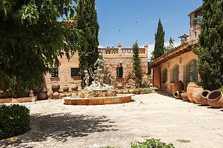 Es Revellar Art Resort