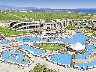 Aquasis De Luxe Resort & Spa