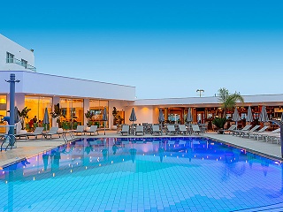 Limanaki Beach Hotel