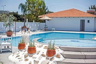 Tinas Plus Hotel