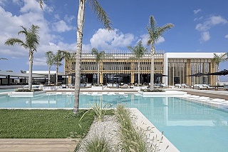 Hotel D'Andrea Lagoon All Suites