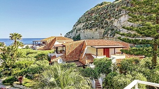 Le Roccette Mare Beach Hotel & Resturant