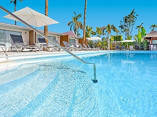 Sanom Beach Resort