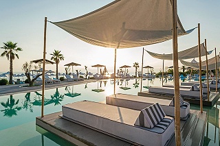 Blue Carpet Luxury Suites