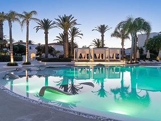 Caramel, A Resort to Live