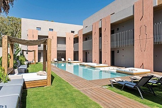 Pilot Amphora Boutique Hotel