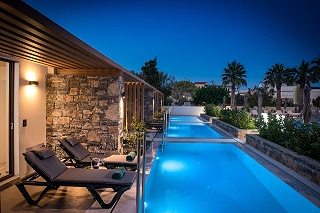 Petousis Hotel & Suites