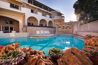 Neikos Luxury Suites