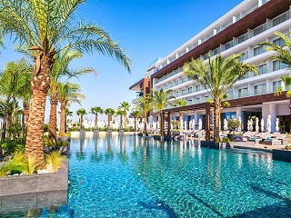 Amanti Made ForTwo Hotels