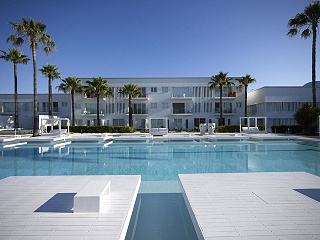 So White Beach Resort