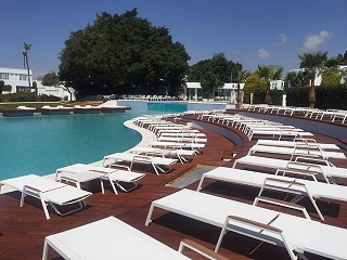 So White Beach Resort