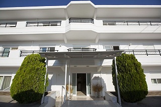 Tsambikos Apartments