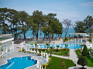 Akra Kemer