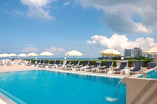 Flipper Lodge
