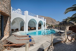 Meltemi Luxury Suites