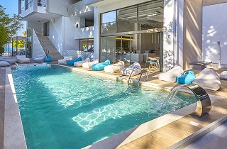 Hotel Triton