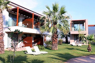 Almyros Beach Resort & Spa