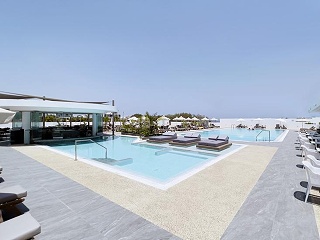 Kapetanios Bay Hotel