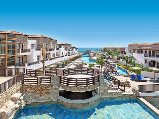 Costa Lindia Beach