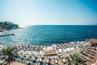 Charisma De Luxe Hotel