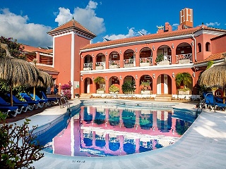 Hotel Los Arcos