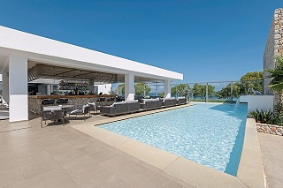 Diamond Deluxe Hotel