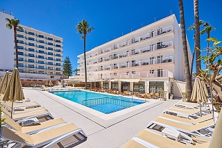 Universal Hotel Bikini