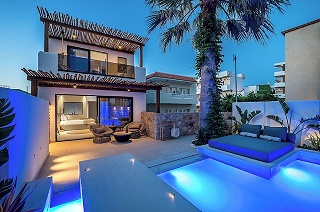 Soleil Apartments & Studios