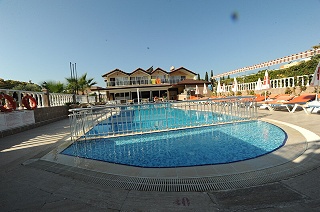 Sayanora Hotel
