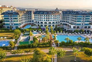 Commodore Elite Suites & Spa