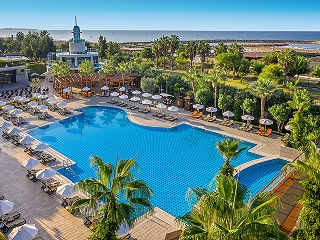 Commodore Elite Suites & Spa